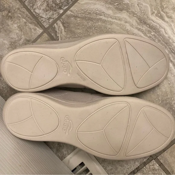 Abeo Women's Sneakers - Light Gray - Picture 6 of 6